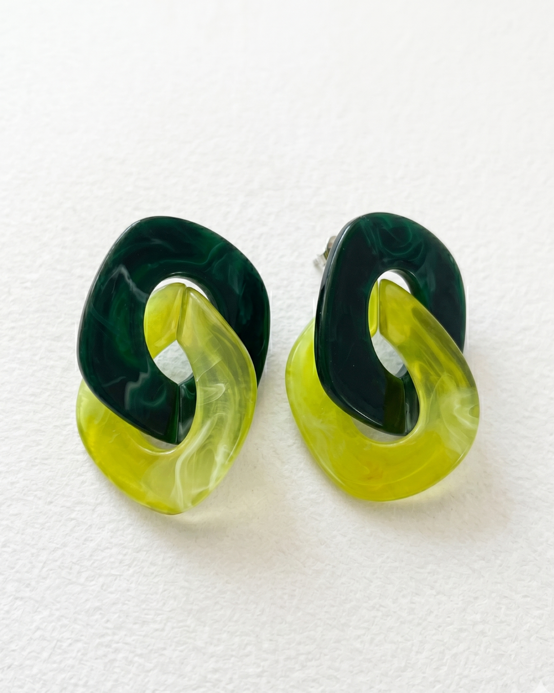 Pendientes Savia resina bicolor verde amarillo artesanales Hanalima